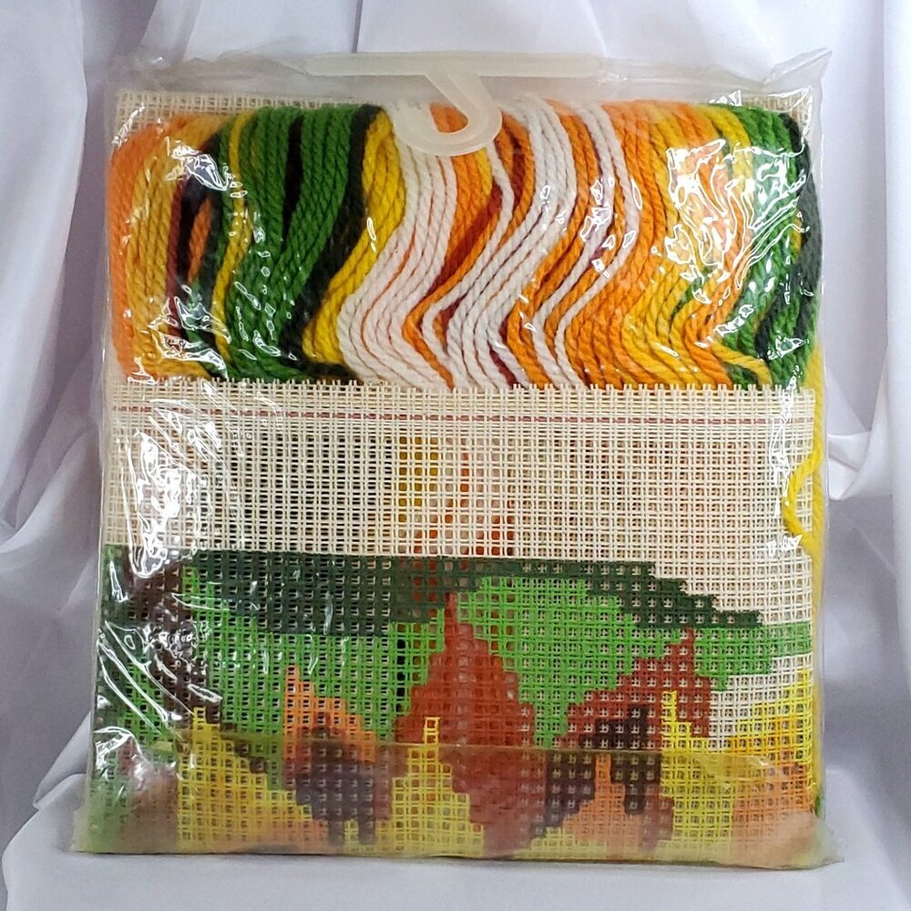 Vintage Phildar Sunflower Needlepoint Cushion Kit With Acrylic Yarn 16" x 16" - Picture 6 of 6